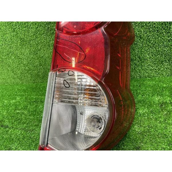 Delica DBF-BVM20 Right tail lamp DX 5 people